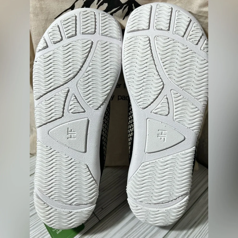 Hike Footwear Cloud Ergonomic Support Barefoot sneaker shoe black men size 7-7.5